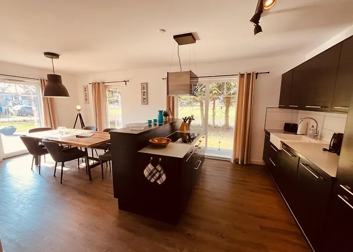 De Niege Leive * Born